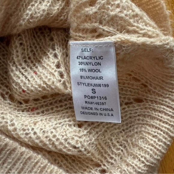 Crop Top Bundle - XS-Sm - Picture 3 of 7